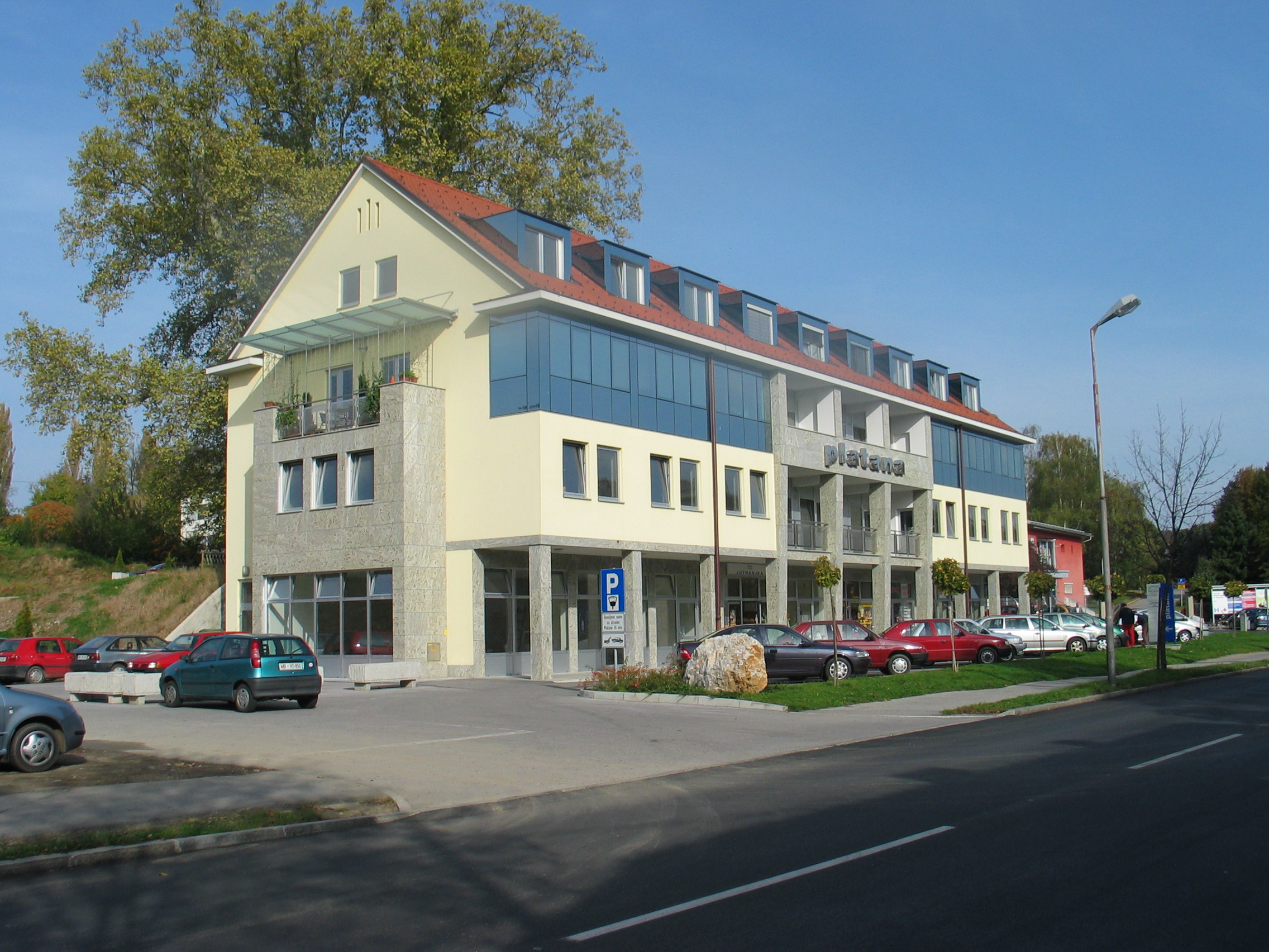 Office and residential center Platana Ptuj