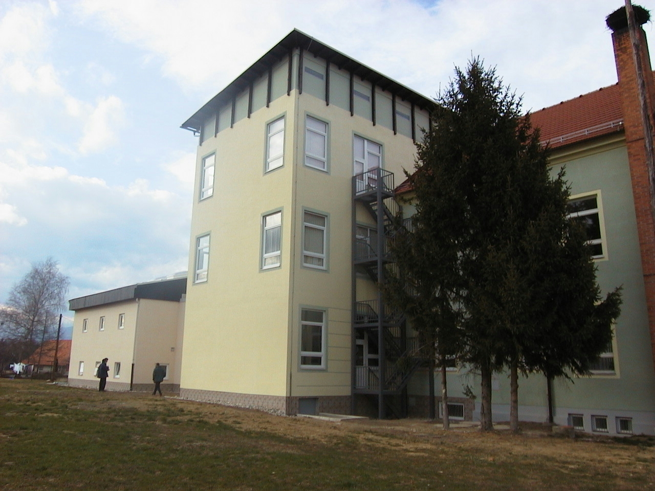 Extension to primary school in Laporje